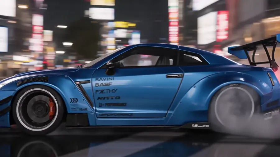 R35 GT-R — 네온 도심을 지나는 차량 정면